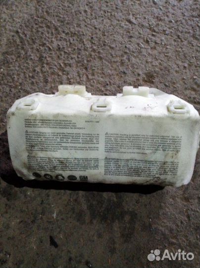 Подушка пассажира передняя правая Opel Astra L48