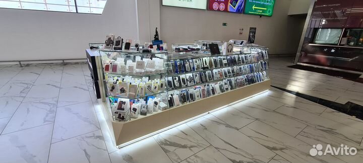 Продавец на островок аксессуаров