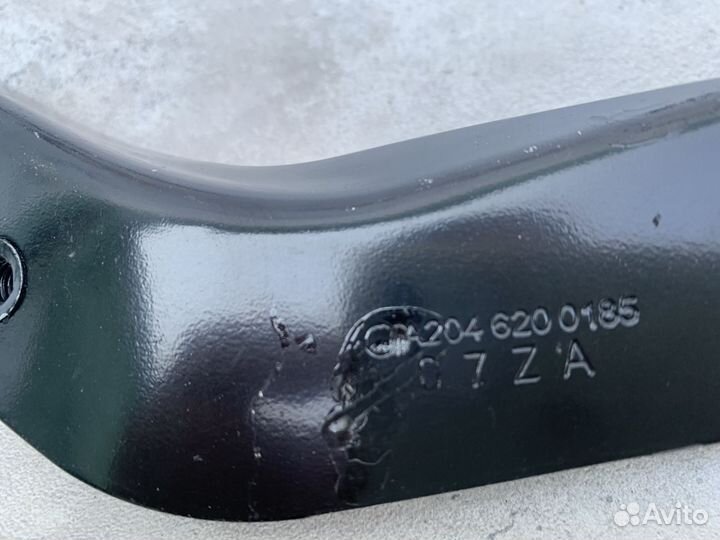 Кронштейн бампера Mercedes W204 A2046200185