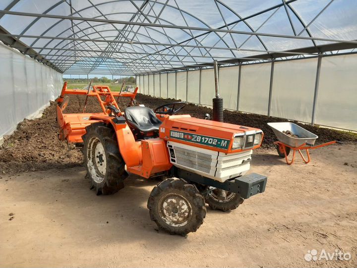 Покос травы, вспашка земли