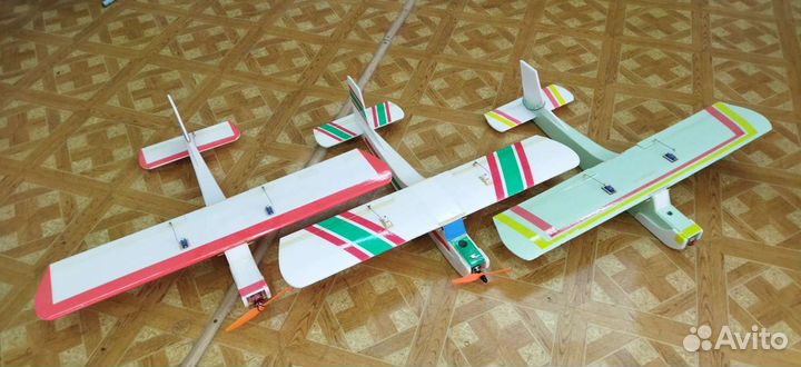 Радиоуправляемая модель самолёта Цессна. Набор