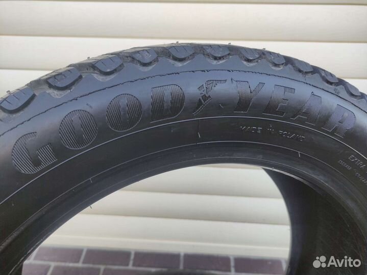 Goodyear Ultragrip Ice Arctic 215/55 R17