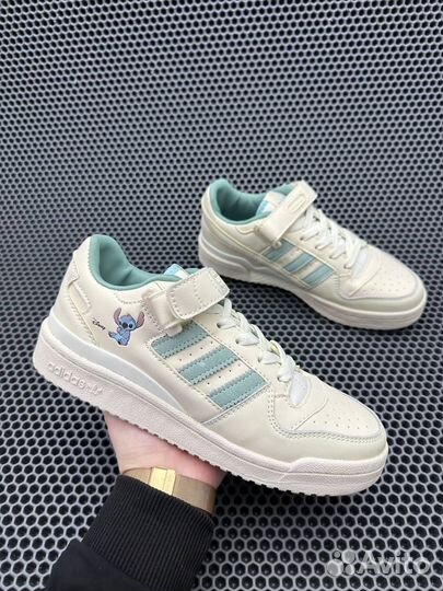 Кроссовки Adidas x Disney Forum Low «Stitch»