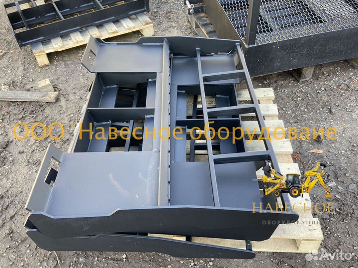 Паллетные вилы на мини погрузчик джисиби