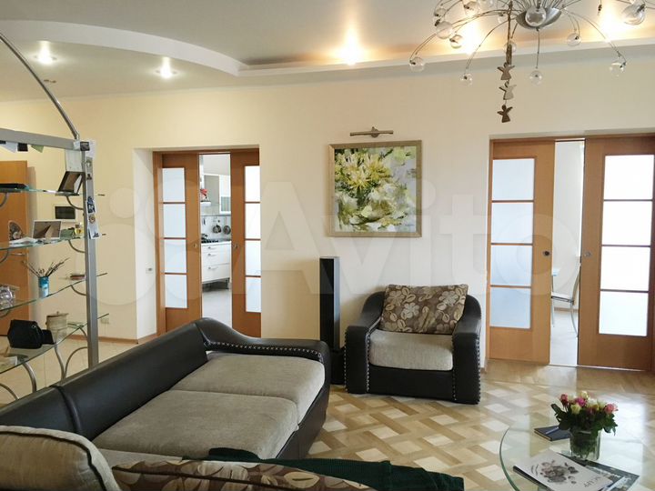 5-к. квартира, 300 м², 9/10 эт.