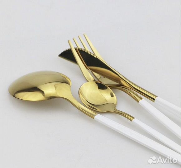 Наборы столовых приборов новые
