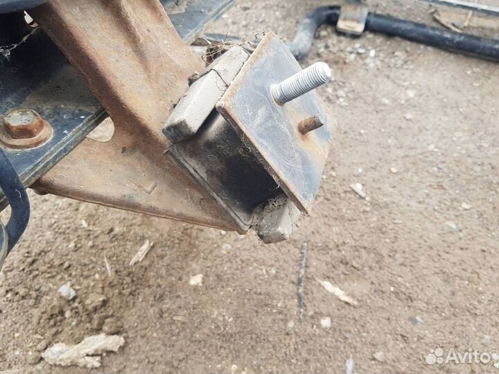 Опора двигателя Hino 300 2007-н.в