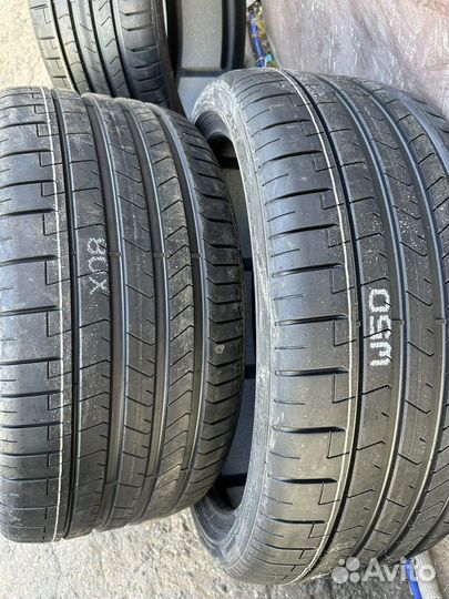 Pirelli P Zero PZ4 255/35 R21 и 285/30 R21 100Y