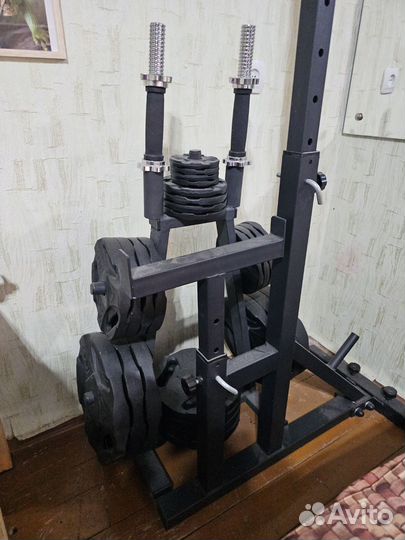 Скамья для жима со стойками и штангой