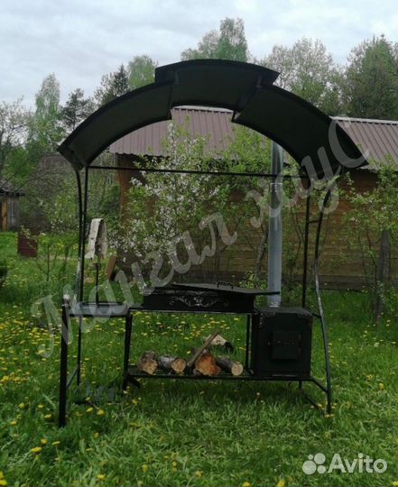 Мангал с крышей