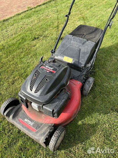 Газонокосилка бензиновая