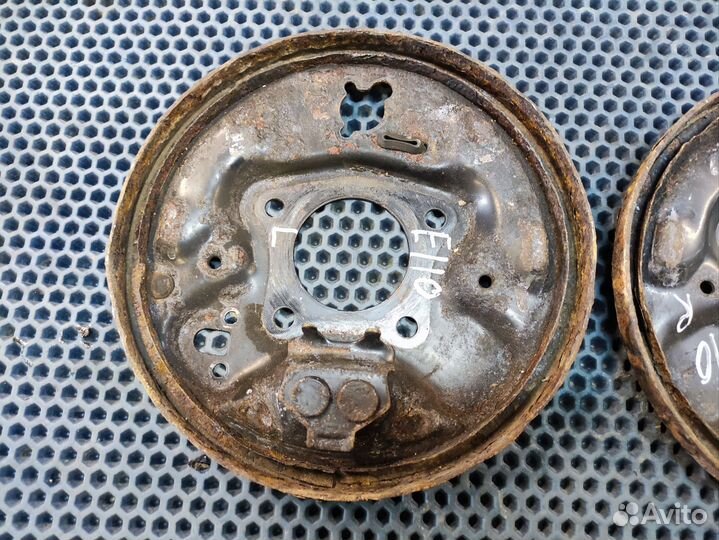 Щит опорный toyota corolla e110