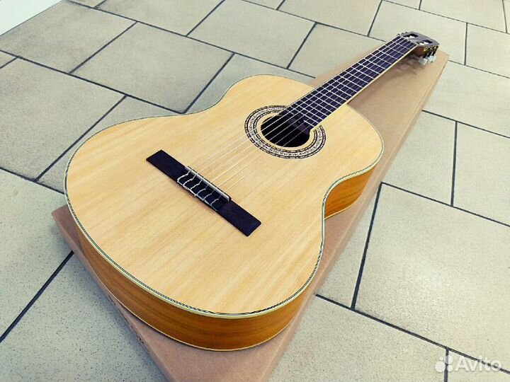 Классическая гитара Sevillia