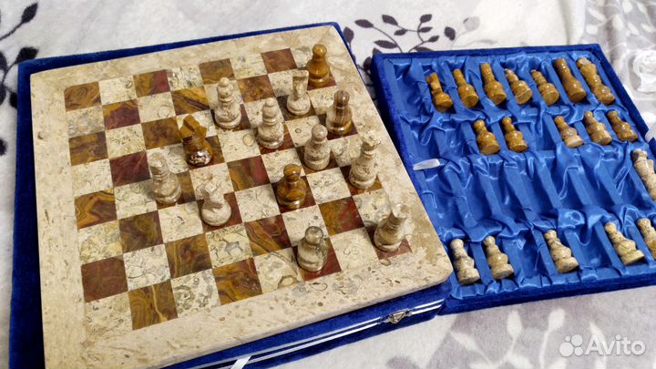 Подарочные шахматы из камня