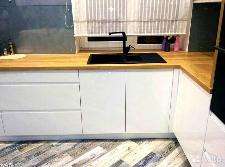 Кухонный гарнитур угловой в потолок