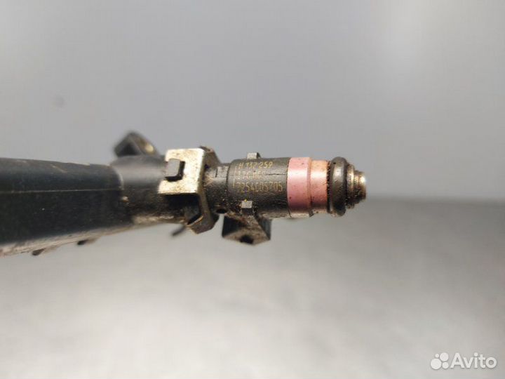 Топливная рейка рампа с форсунками Renault Megane