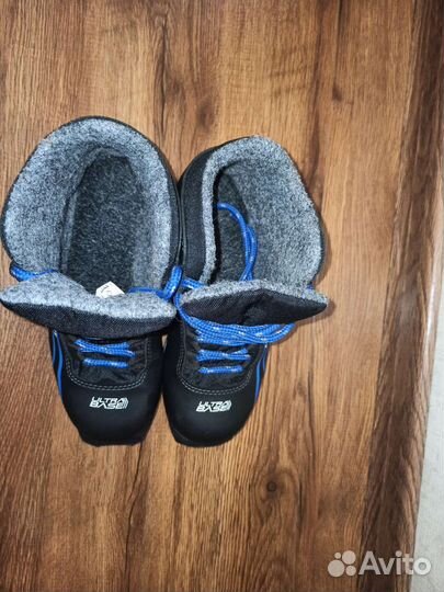 Лыжные ботинки размер 34