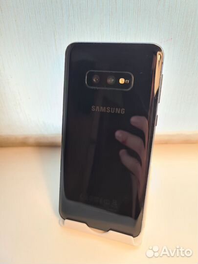 Samsung Galaxy S10e, 6/128 ГБ