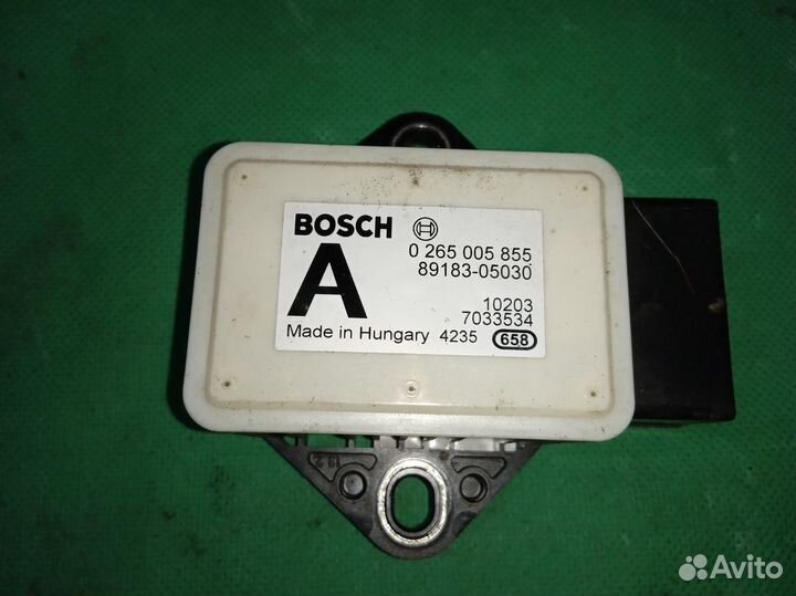 Toyota Avensis (T270) III датчик ускорения