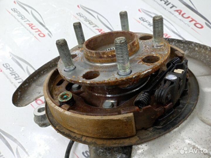 Кулак поворотный задний правый Kia Quoris 1