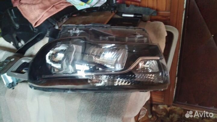 Фара Лада Веста Кросс левая