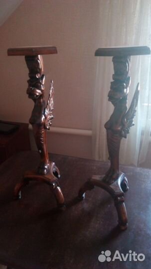Сфинкс, стол, подарочные подсвечники. тумба