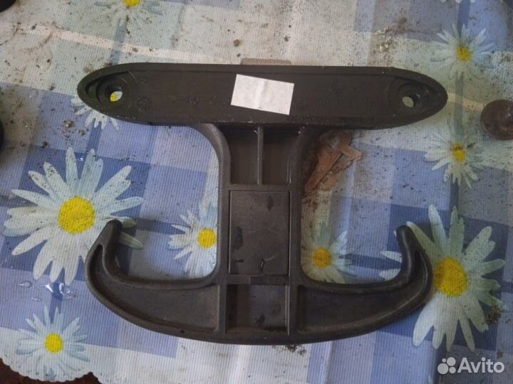 Крючок багажник Skoda