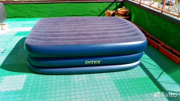 Надувной матрас intex