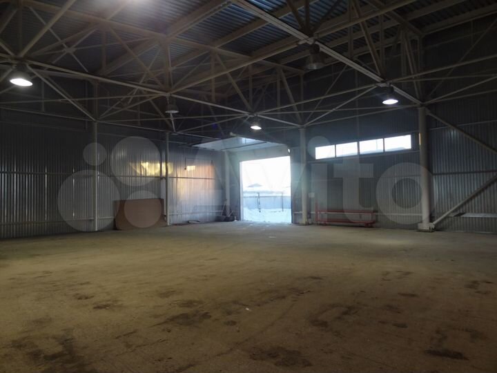 Склад, 1050 м²