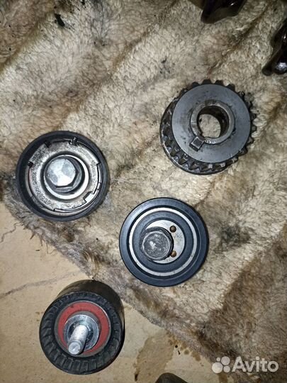 Шестерня и шкив коленвала