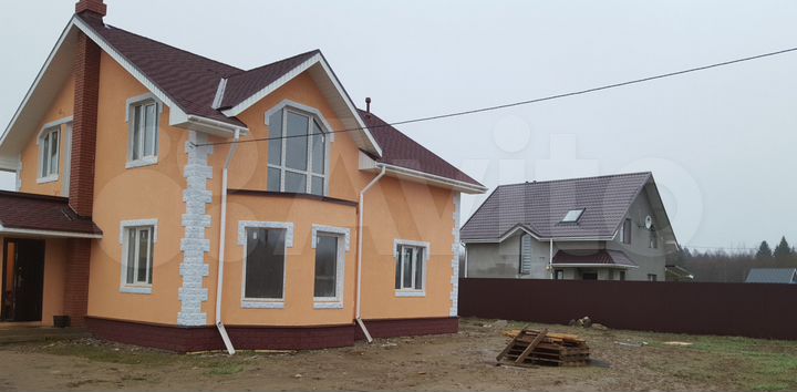 Коттедж 178 м² на участке 11 сот.