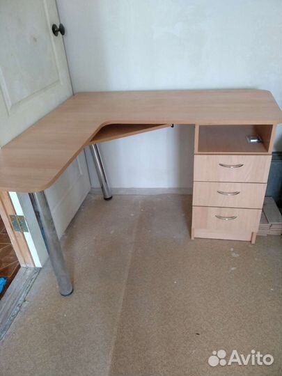 Угловой письменный стол бу