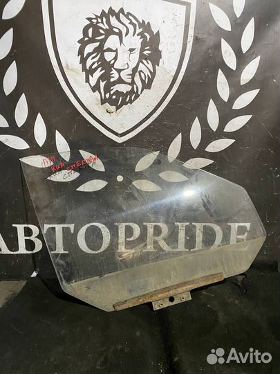 Переднее правое стекло Kia Spectra