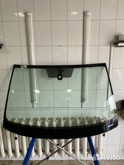 Лобовое стелко Skoda Karoq с обогревом