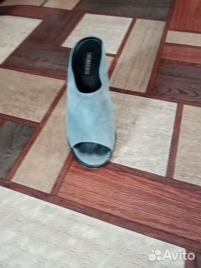 Летние сабо, из серо-голубой замши. Размер 37