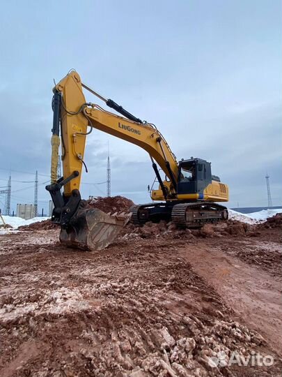 Аренда экскавтора *с гидромолотом