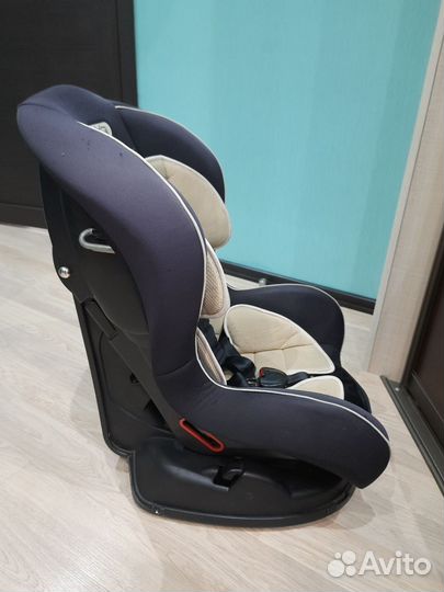 Автомобильное кресло