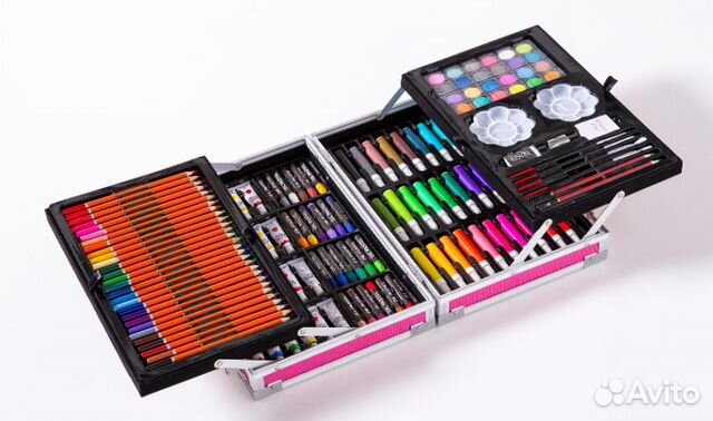 Художественный набор для рисования в чемодане 145