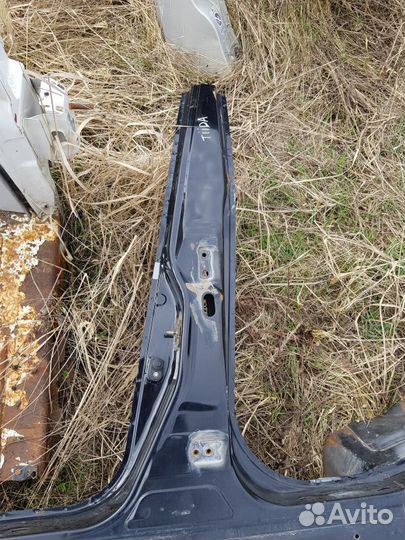 Порог левый Nissan Tiida