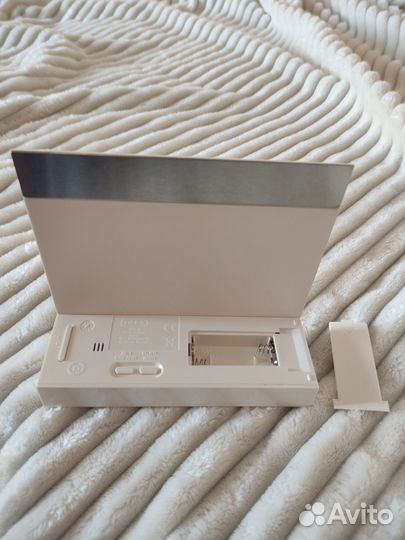 Часы будильник икеа