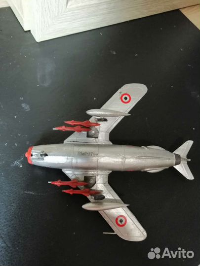 Самолёт миг-17 модель