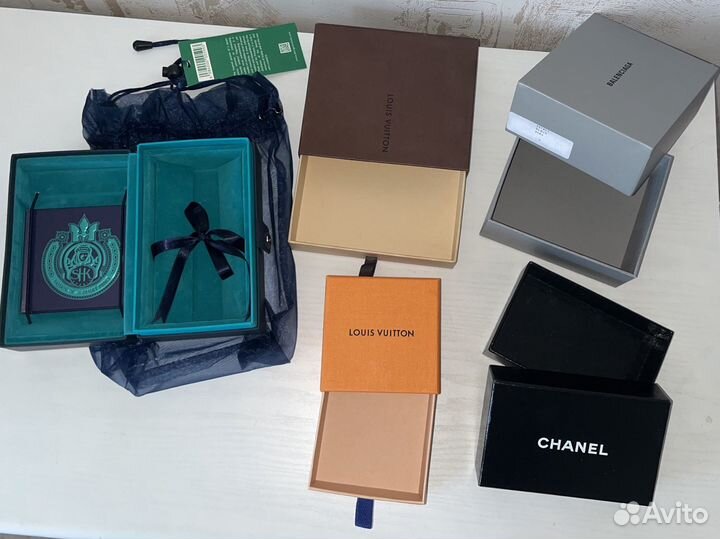 Коробки Louis Vuitton