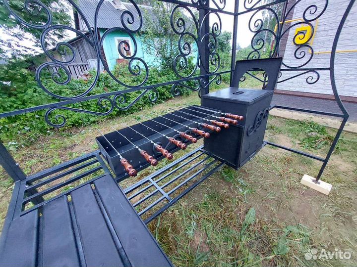 Мангал с крышей навесом