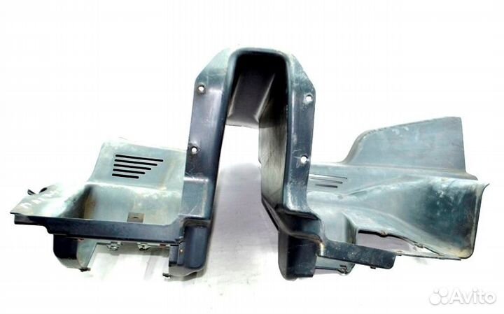 Пластиковая крышка торпеды у подножья водителя MAN