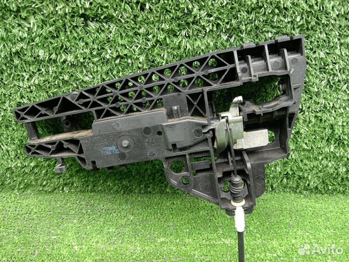 Кронштейн ручки двери правый VAG Audi A4 B8 allroad S4 B8