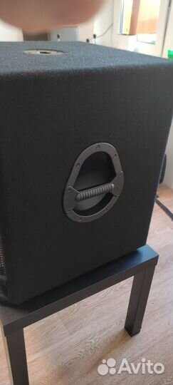 Активный сабвуфер behringer Eurolive vq1500d