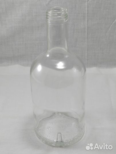 Бутылка стеклянная 0.5 л с крышкой
