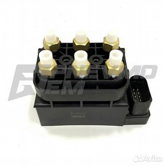 Блок клапанов пневмоподвески Audi Q7