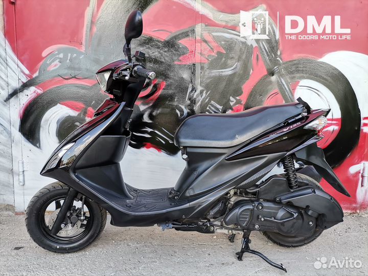 Японский скутер Suzuki Address V125S