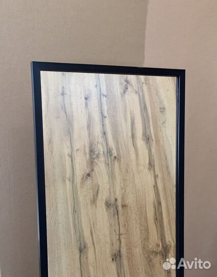 Зеркало 165х43 см. в чёрном багете на подставке